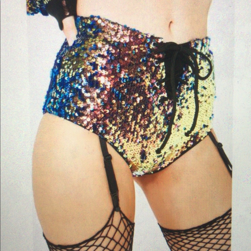 Dollskill Sinful starfire lace up shorts!